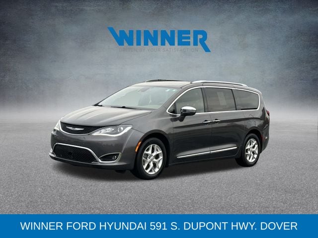 2020 Chrysler Pacifica Limited's photo