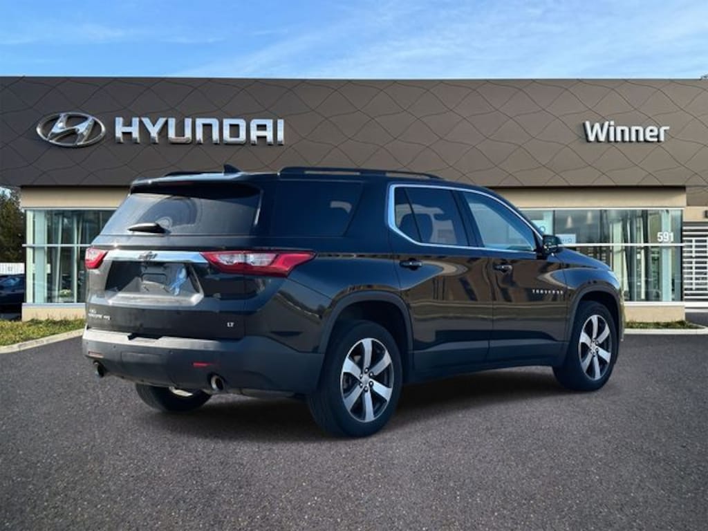 Used 2021 Chevrolet Traverse LT Leather SUV