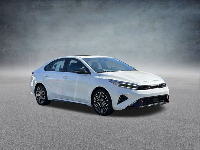 2023 Kia Forte GT photo 3