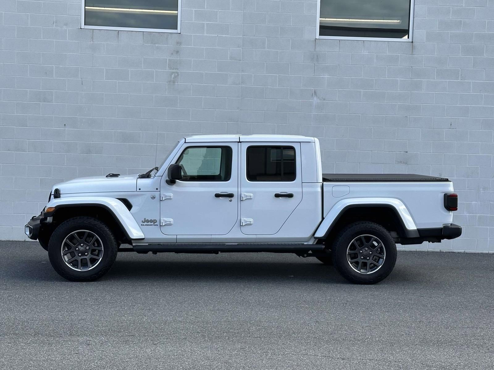 2020 Jeep Gladiator Overland photo 2
