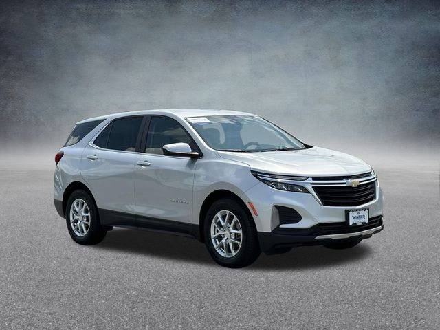 2022 Chevrolet Equinox LT photo 3