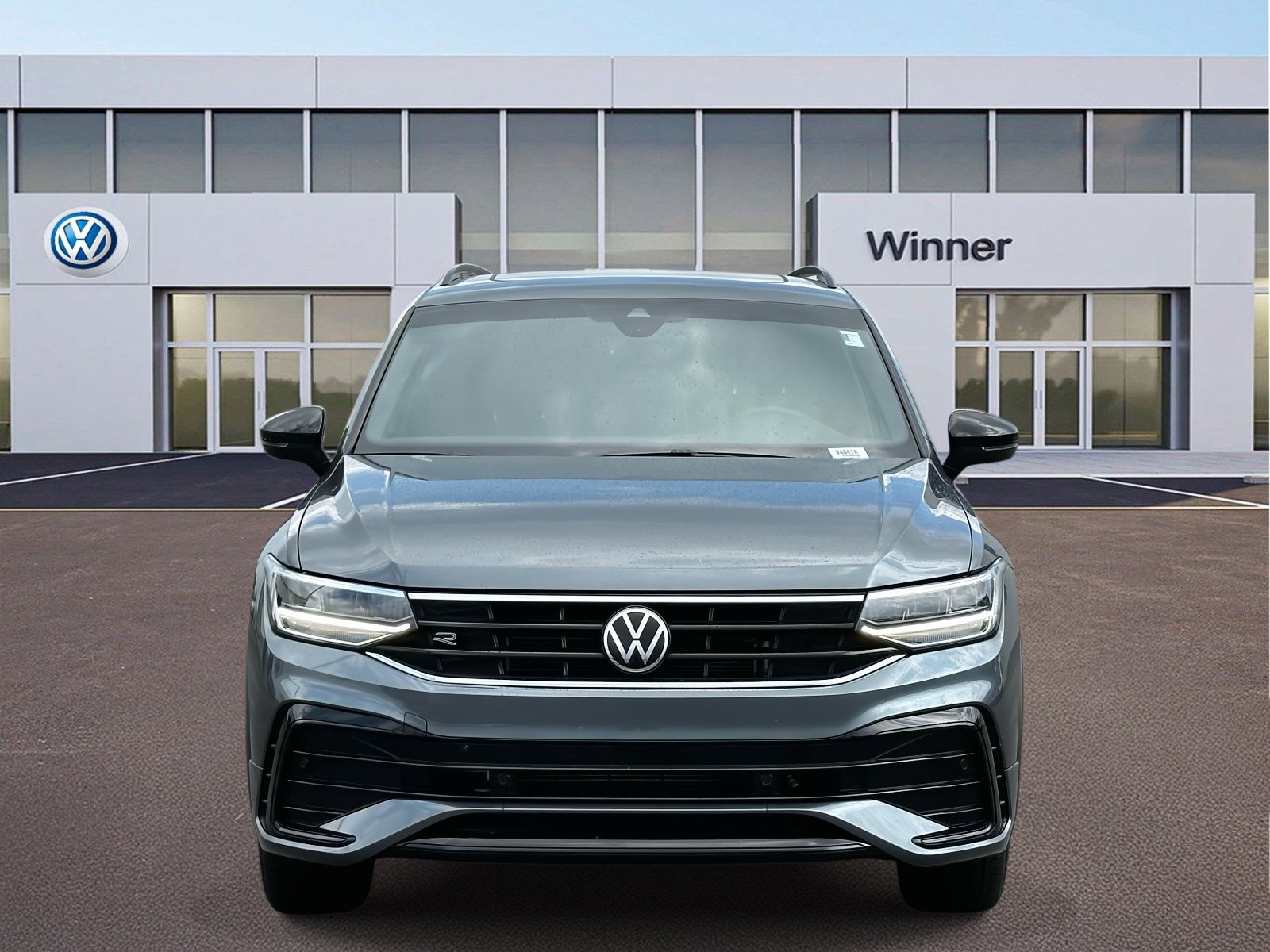 Used 2022 Volkswagen Tiguan SE R-LINE BLACK with VIN 3VV8B7AX3NM117708 for sale in Dover, DE