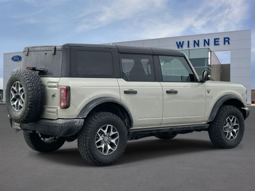 Used 2025 Ford Bronco Badlands SUV