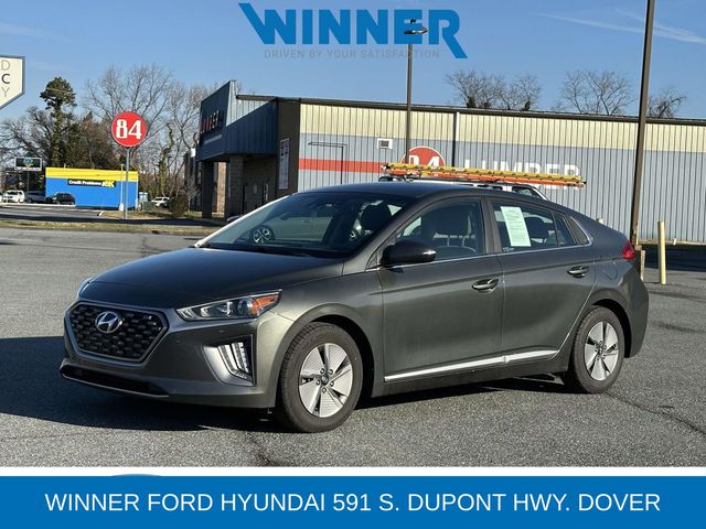 2022 Hyundai Ioniq SE's photo
