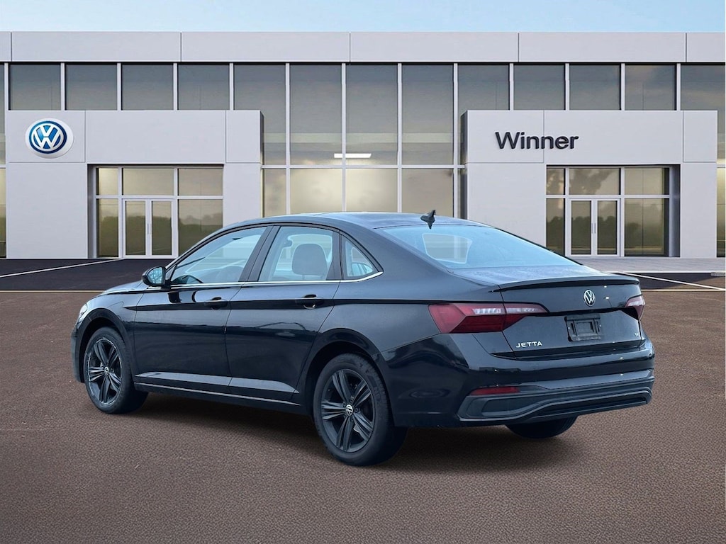 Used 2024 Volkswagen Jetta SE SE Auto