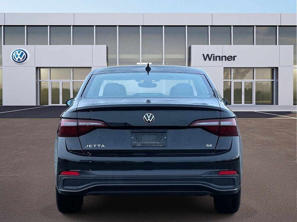 Used 2024 Volkswagen Jetta SE SE Auto