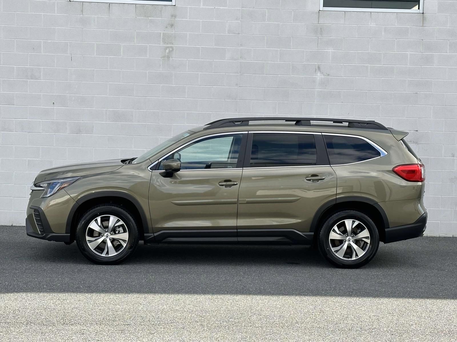 2025 Subaru Ascent Premium photo 2