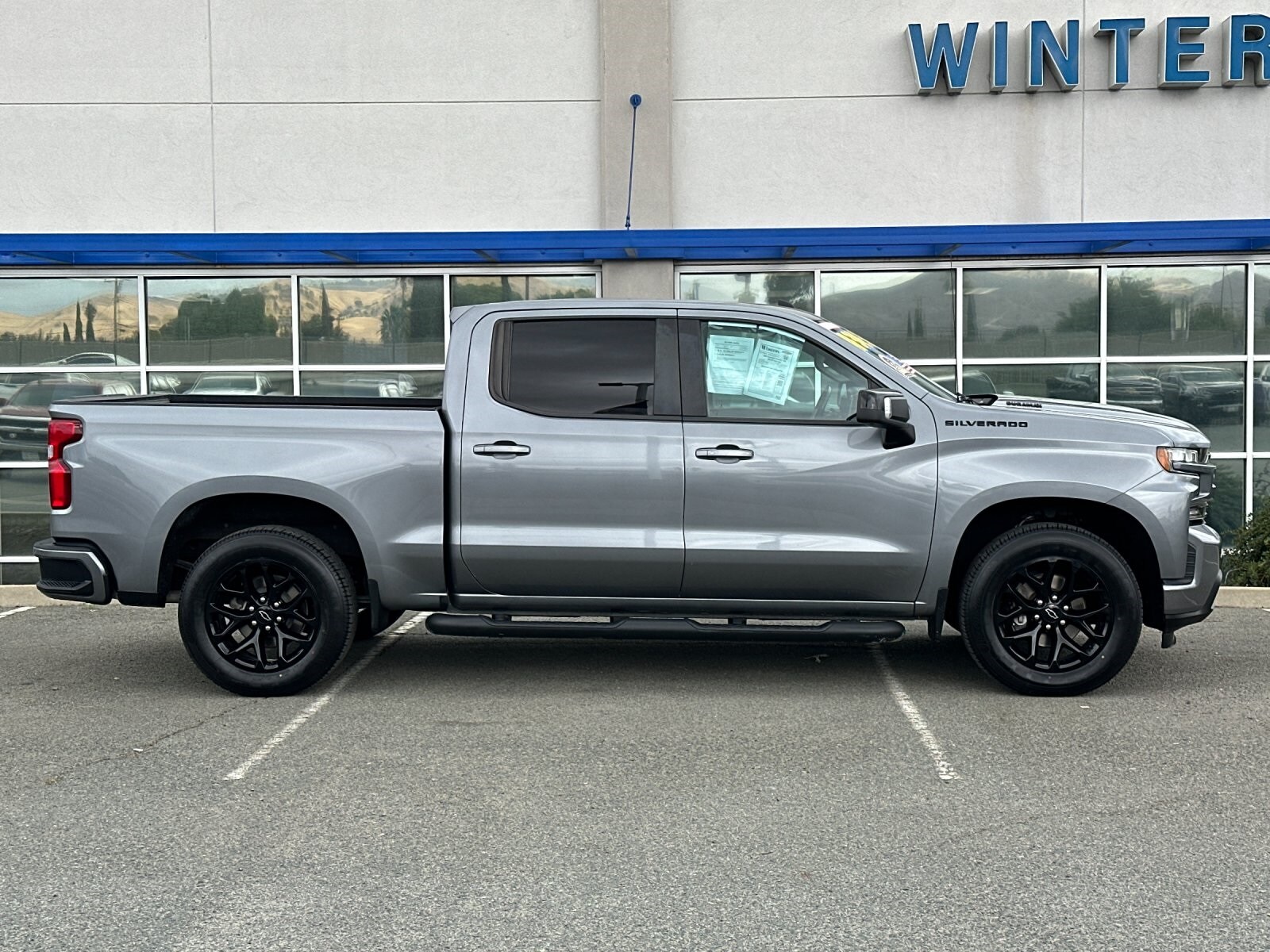 2020 Chevrolet Silverado 1500 RST photo 2