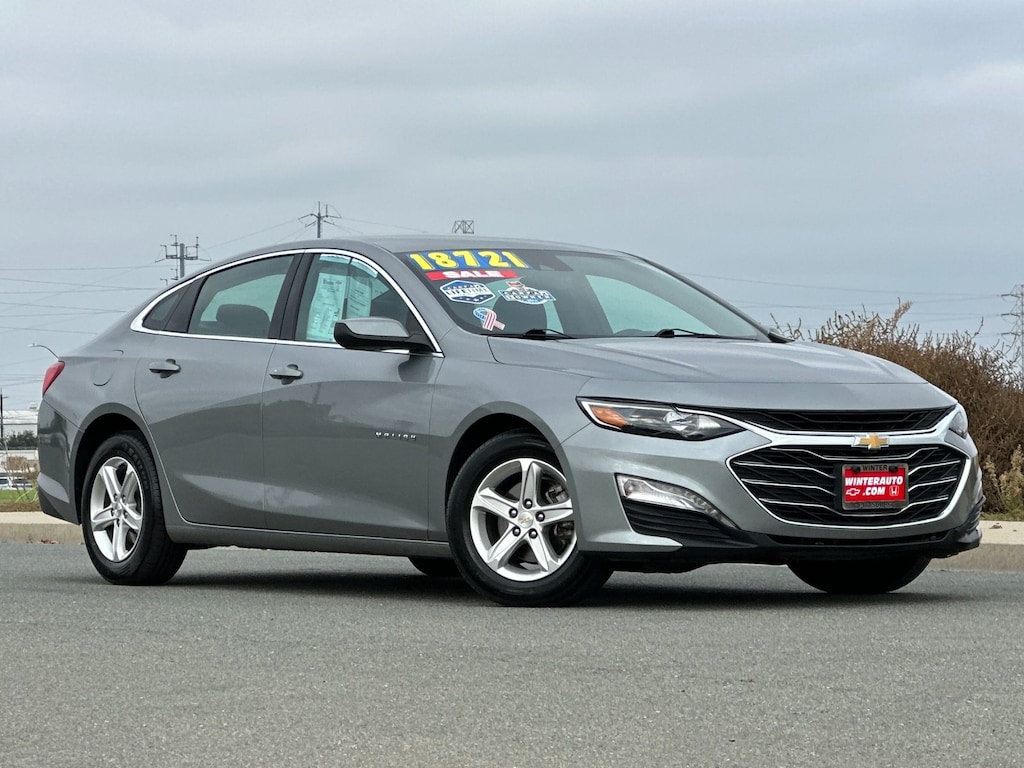 2023 Chevrolet Malibu 1LT photo 2