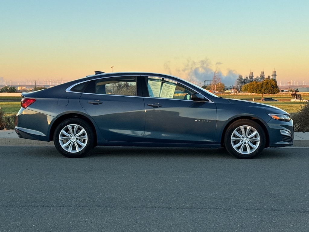 2024 Chevrolet Malibu 1LT photo 3