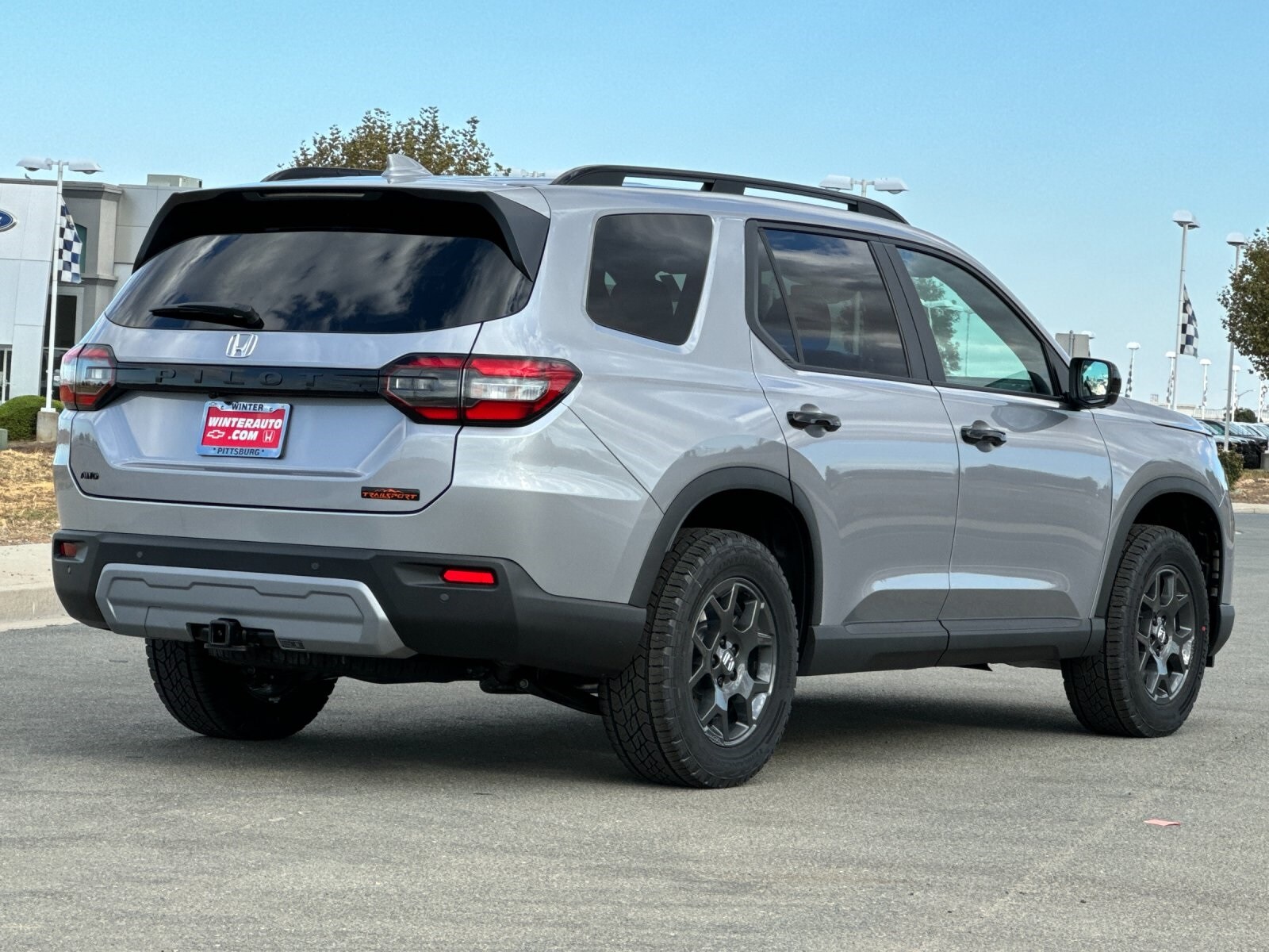 2025 Honda Pilot TrailSport photo 3