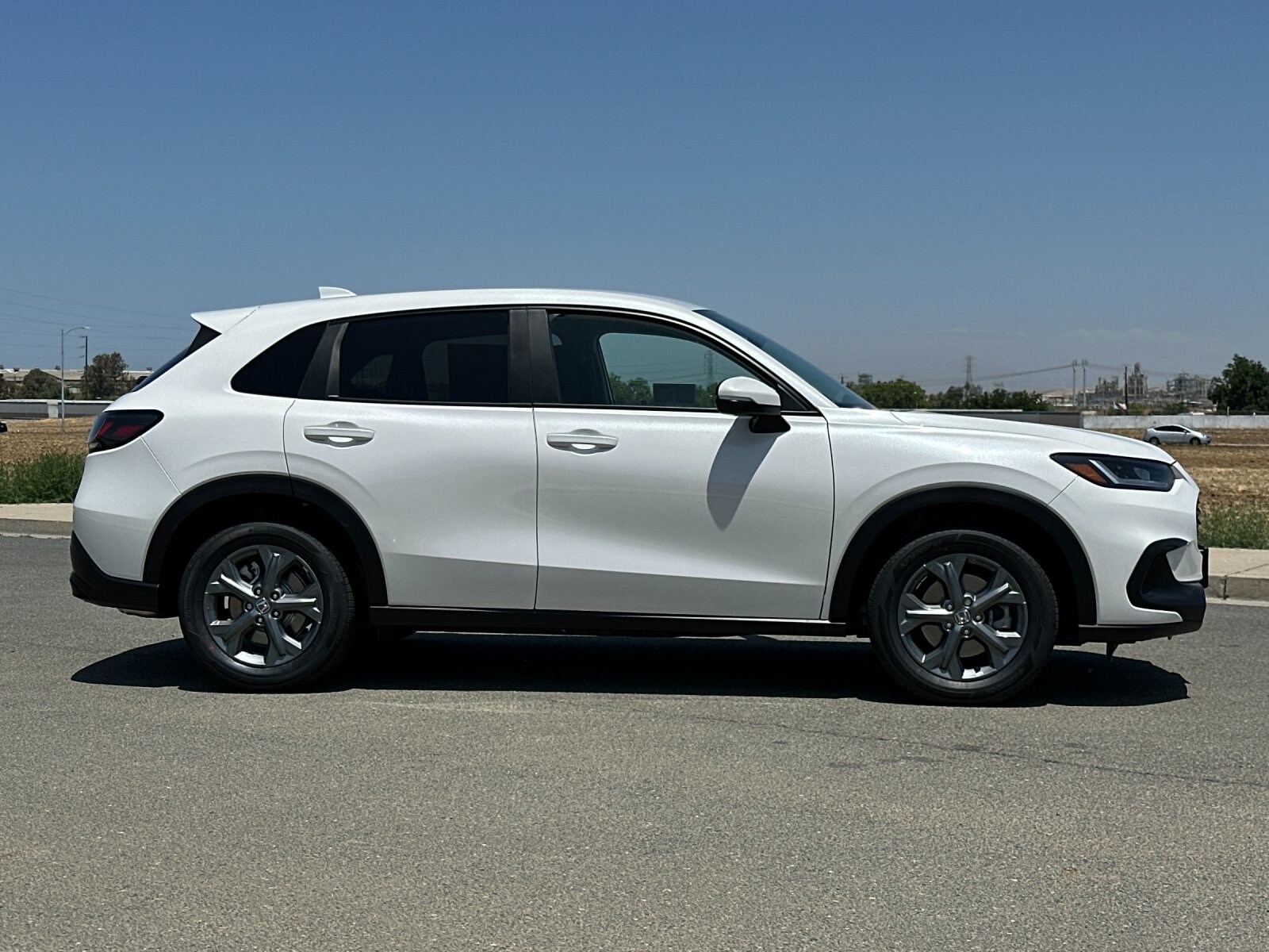 2026 Honda HR-V LX photo 3