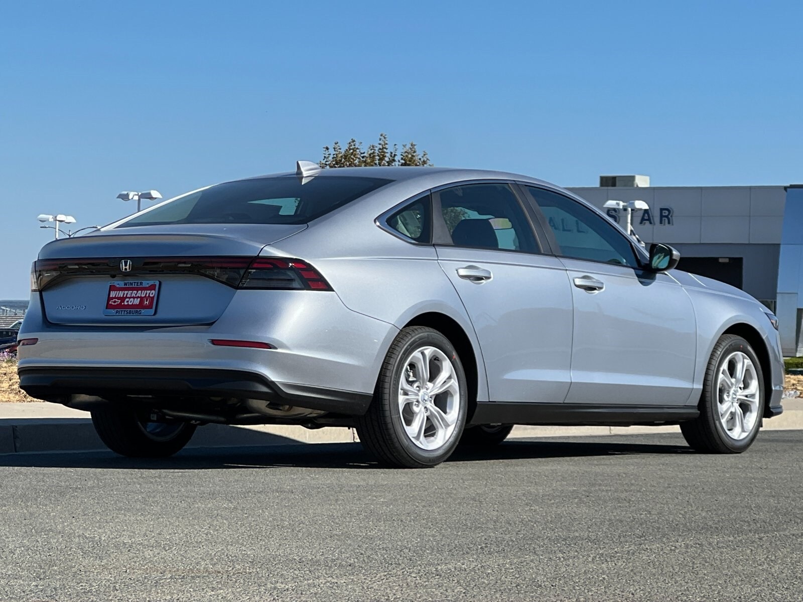 2025 Honda Accord LX photo 4