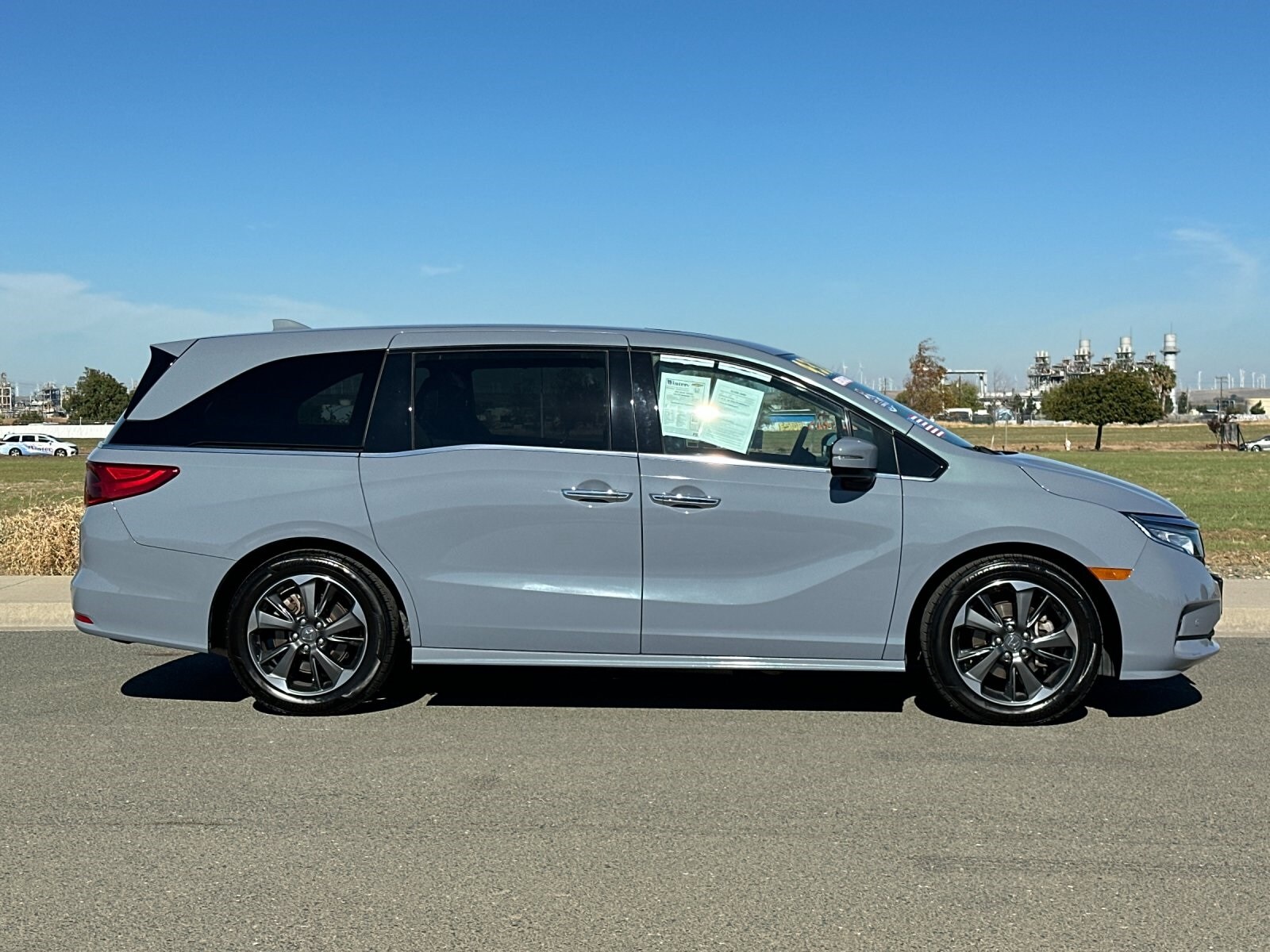2023 Honda Odyssey Elite photo 3