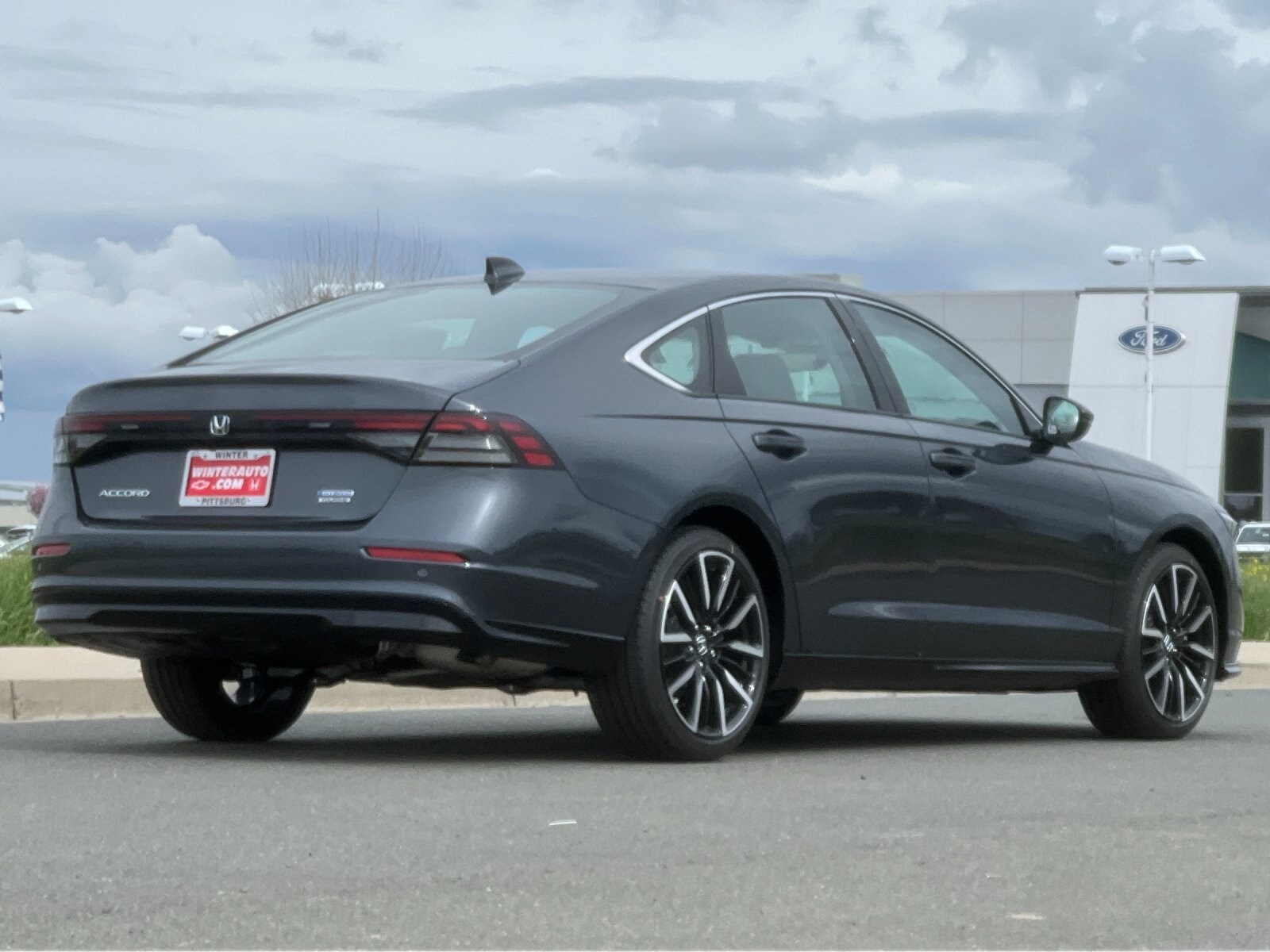 2025 Honda Accord Hybrid Touring photo 3