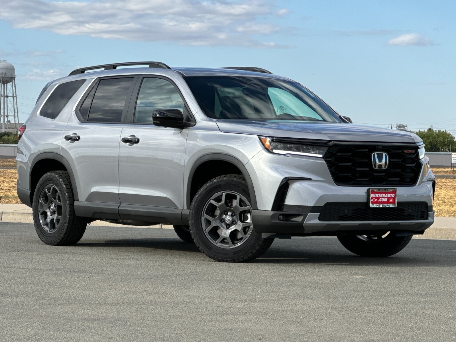 2025 Honda Pilot TrailSport photo 2