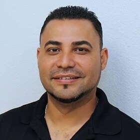 Staff member Raul Solis from ID_5d9d54baa748
