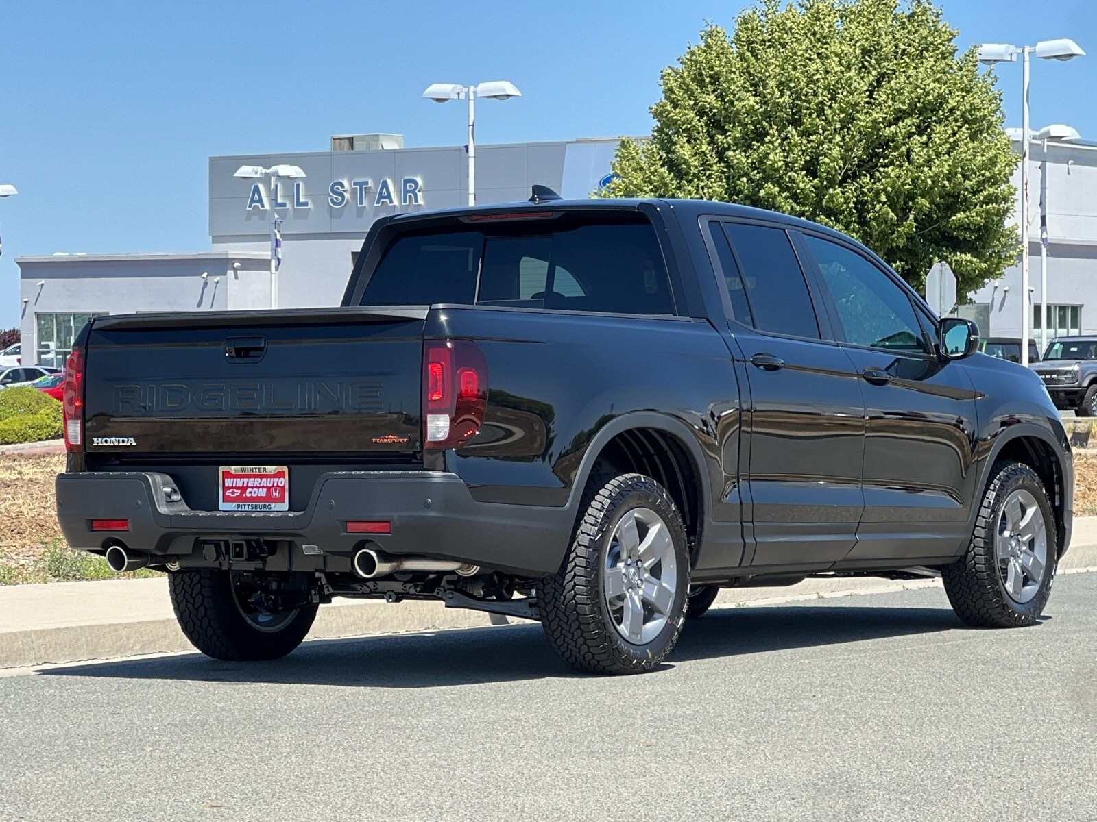 2025 Honda Ridgeline TrailSport photo 2