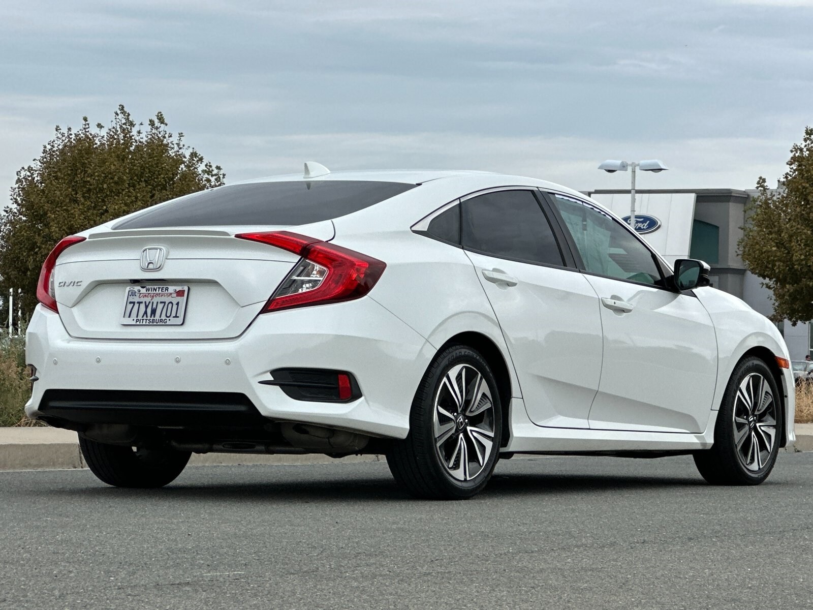 2016 Honda Civic EX-L photo 4