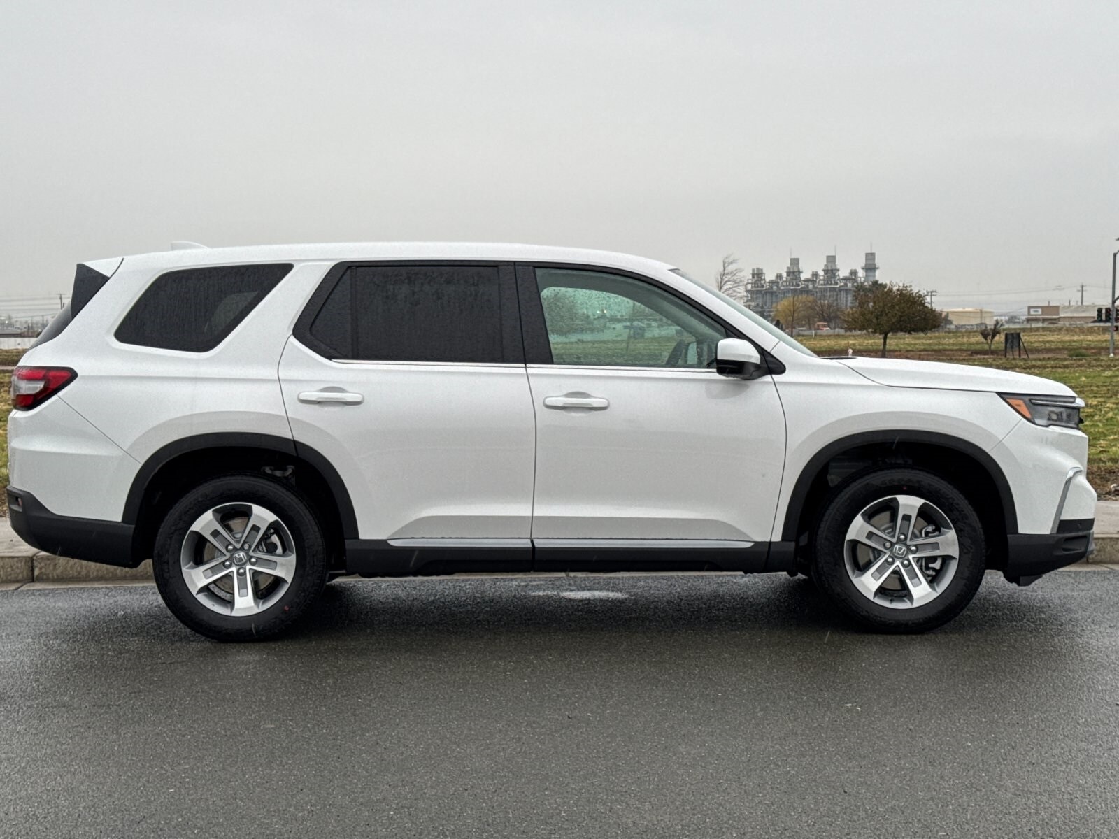 2025 Honda Pilot EX-L photo 3