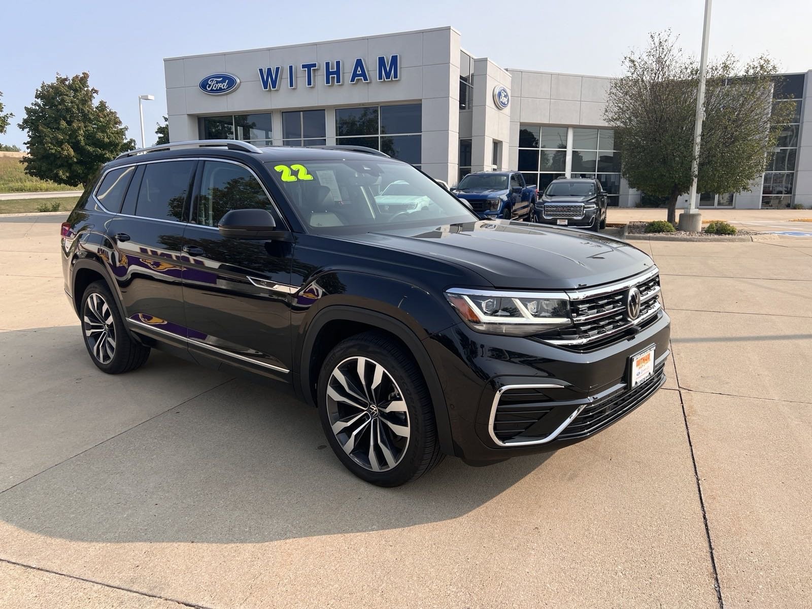 Used 2022 Volkswagen Atlas SEL Premium R-Line with VIN 1V2FR2CA6NC533734 for sale in Cedar Falls, IA