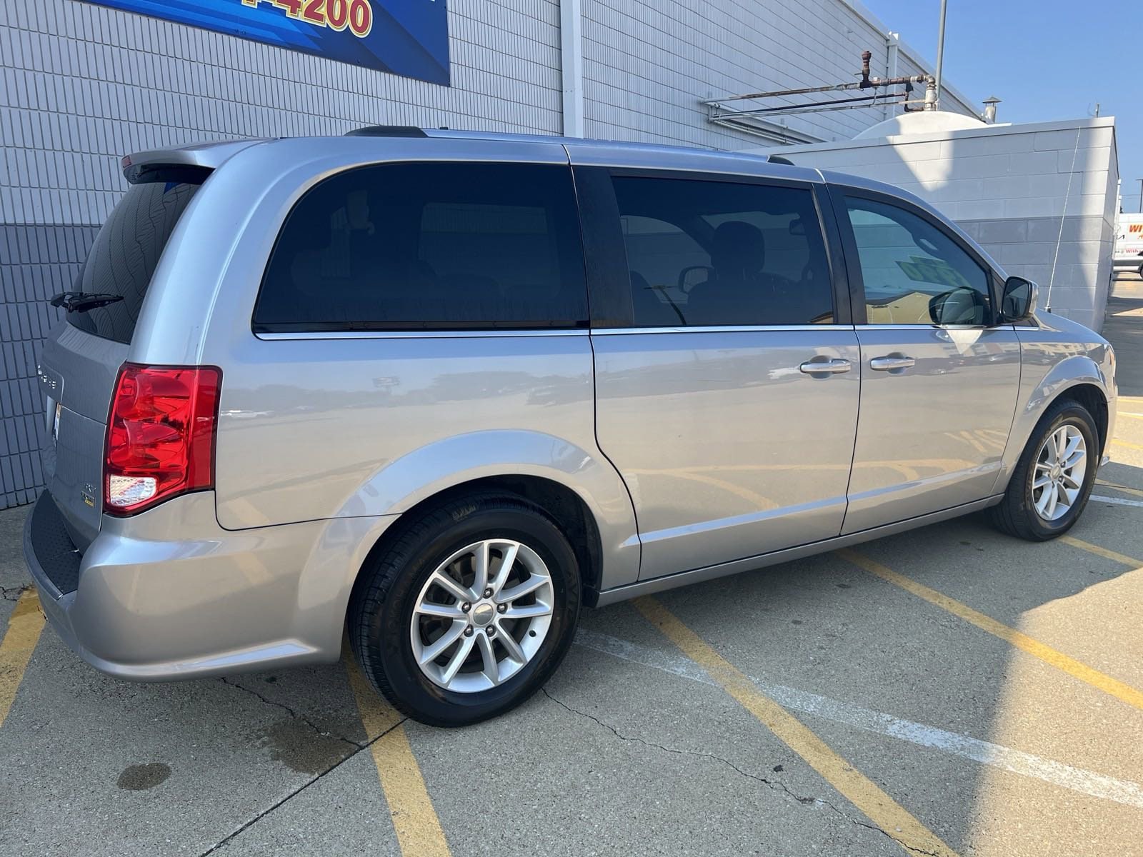 Used 2019 Dodge Grand Caravan SXT with VIN 2C4RDGCG9KR542123 for sale in Cedar Falls, IA