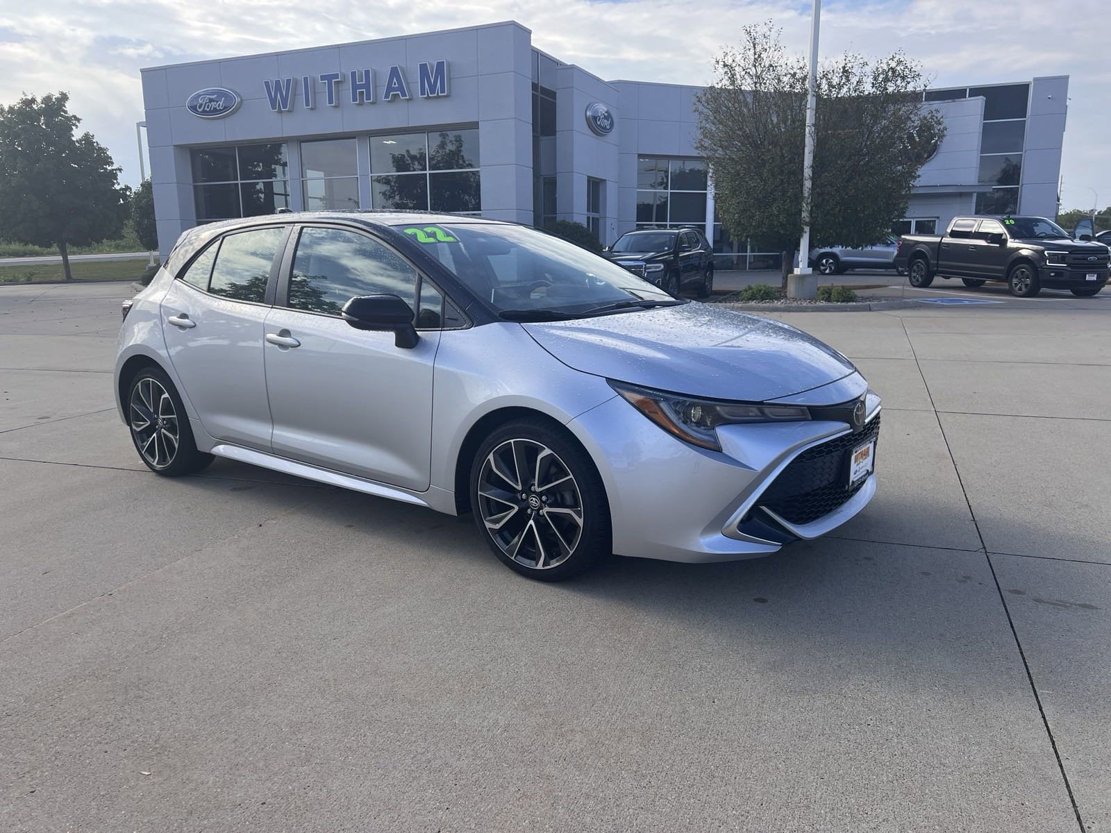 Used 2022 Toyota Corolla Hatchback XSE with VIN JTNC4MBE0N3183371 for sale in Cedar Falls, IA