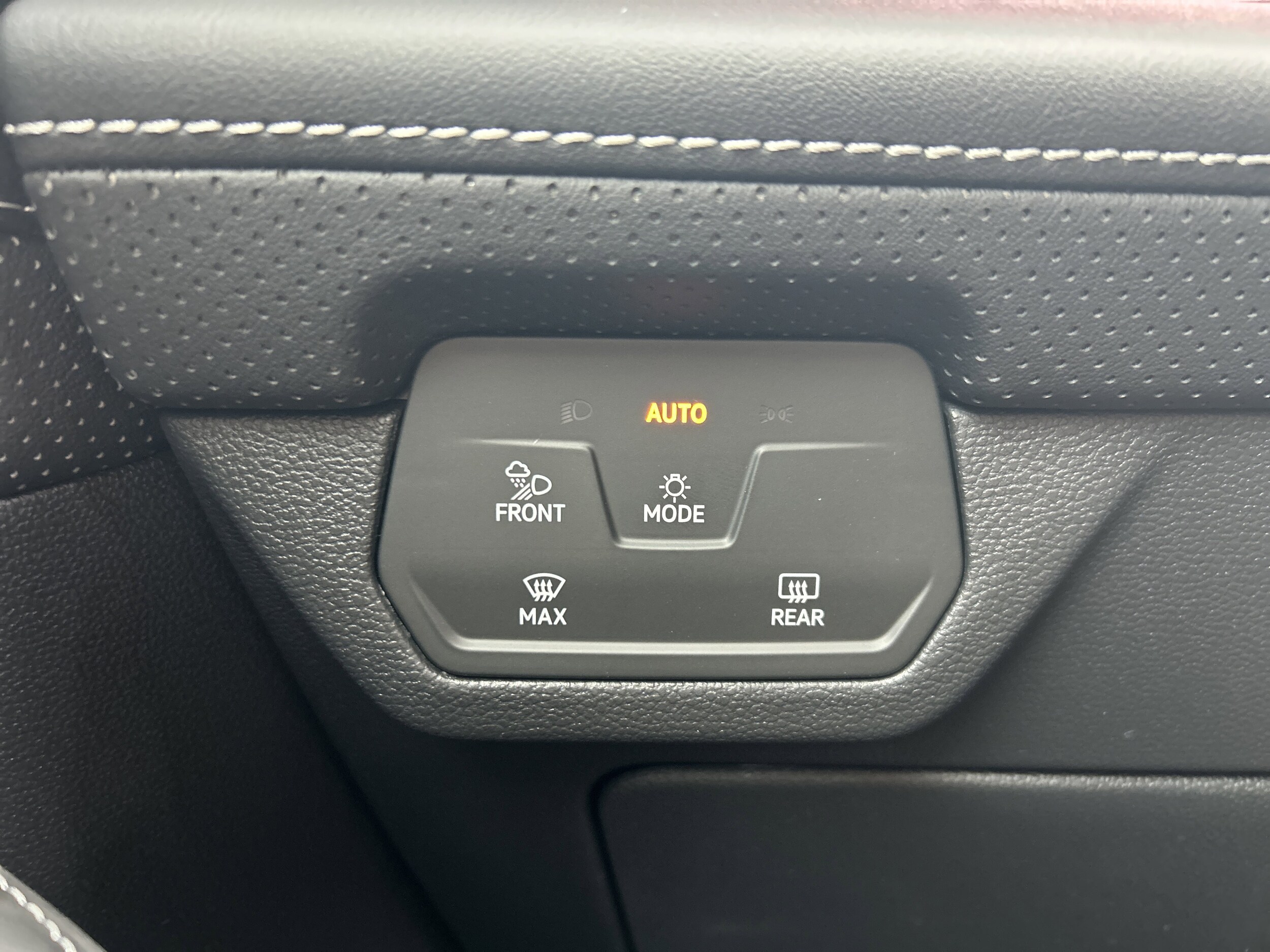 2026 Volkswagen Atlas Cross Sport SEL Premium R-LINE - Photo 12