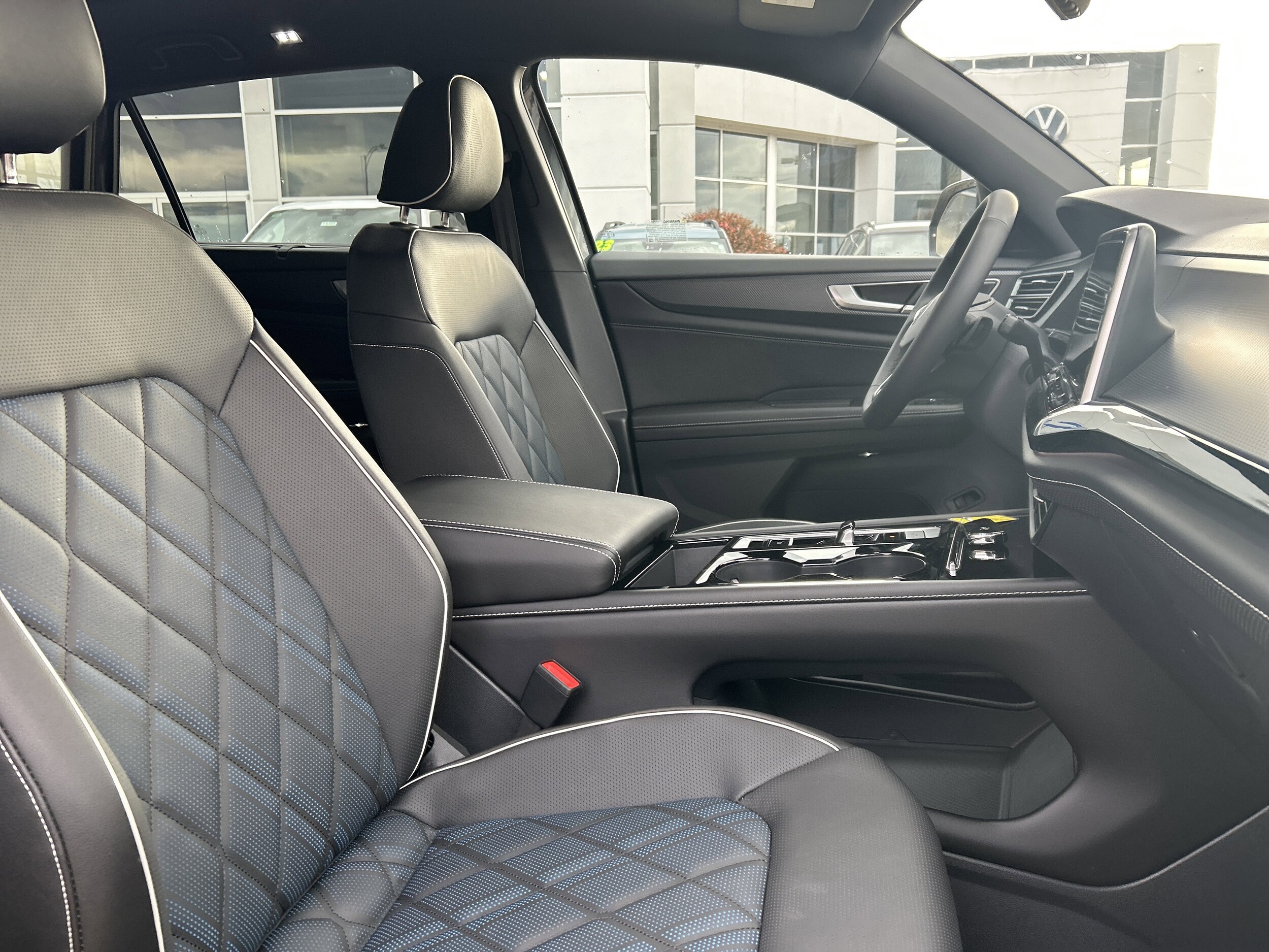 2026 Volkswagen Atlas Cross Sport SEL Premium R-LINE - Photo 8