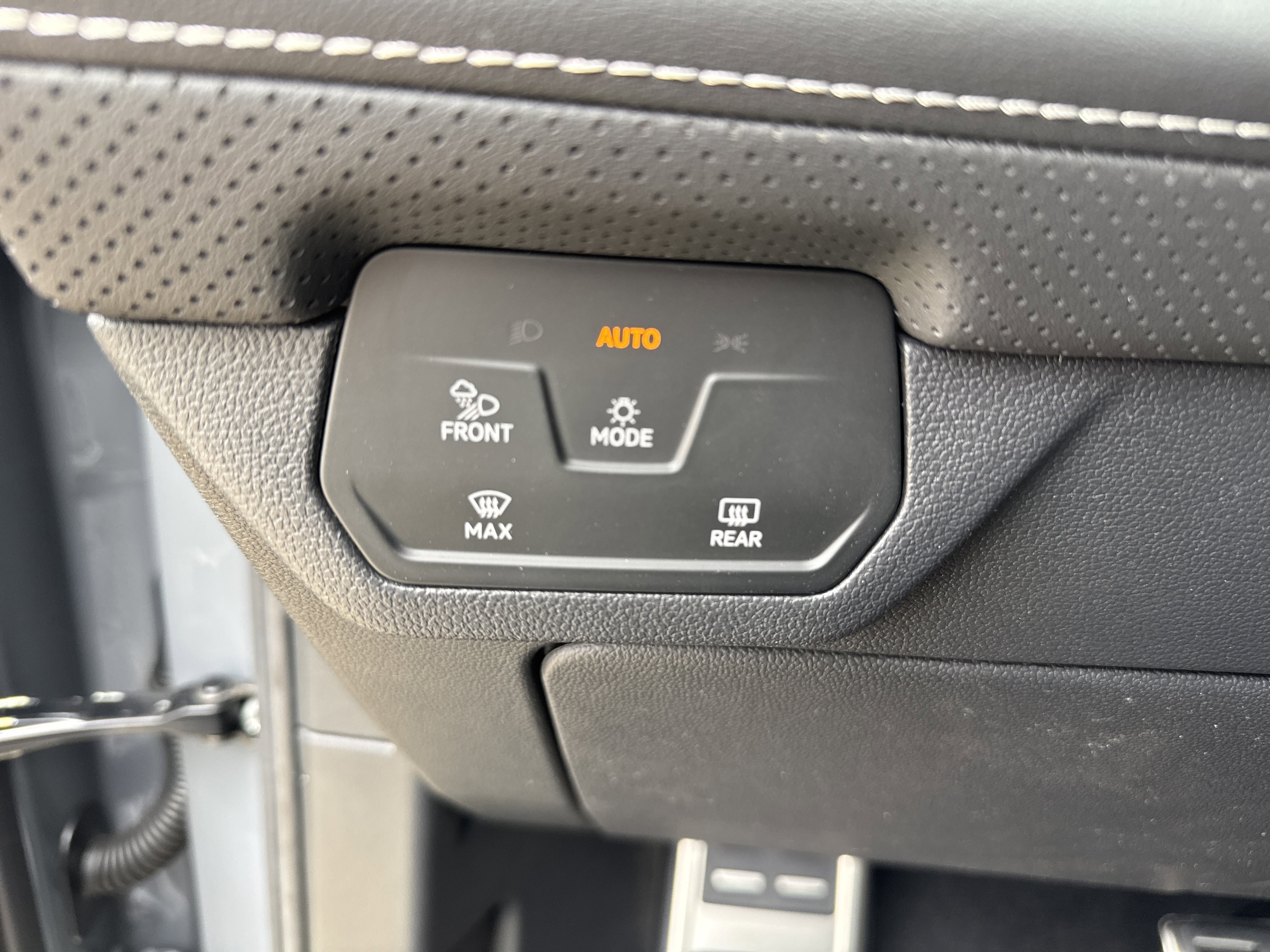 2026 Volkswagen Atlas Cross Sport SEL Premium R-LINE - Photo 12