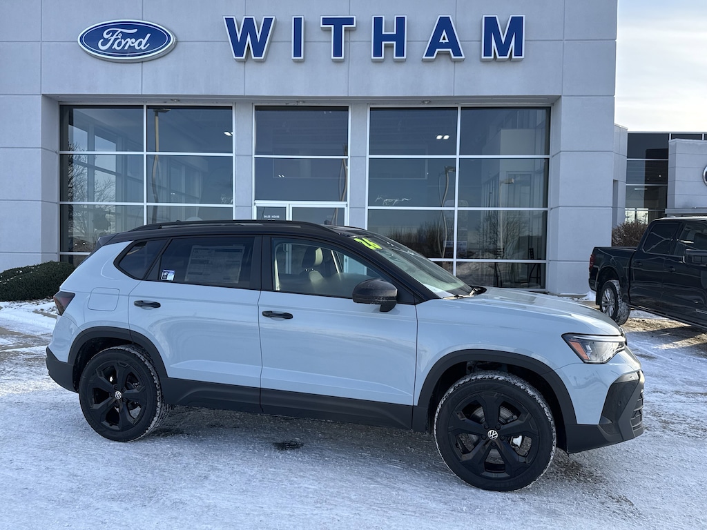 New 2026 Volkswagen Taos 1.5T SE Black SUV