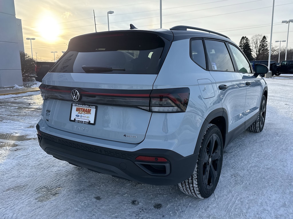 New 2026 Volkswagen Taos 1.5T SE Black SUV