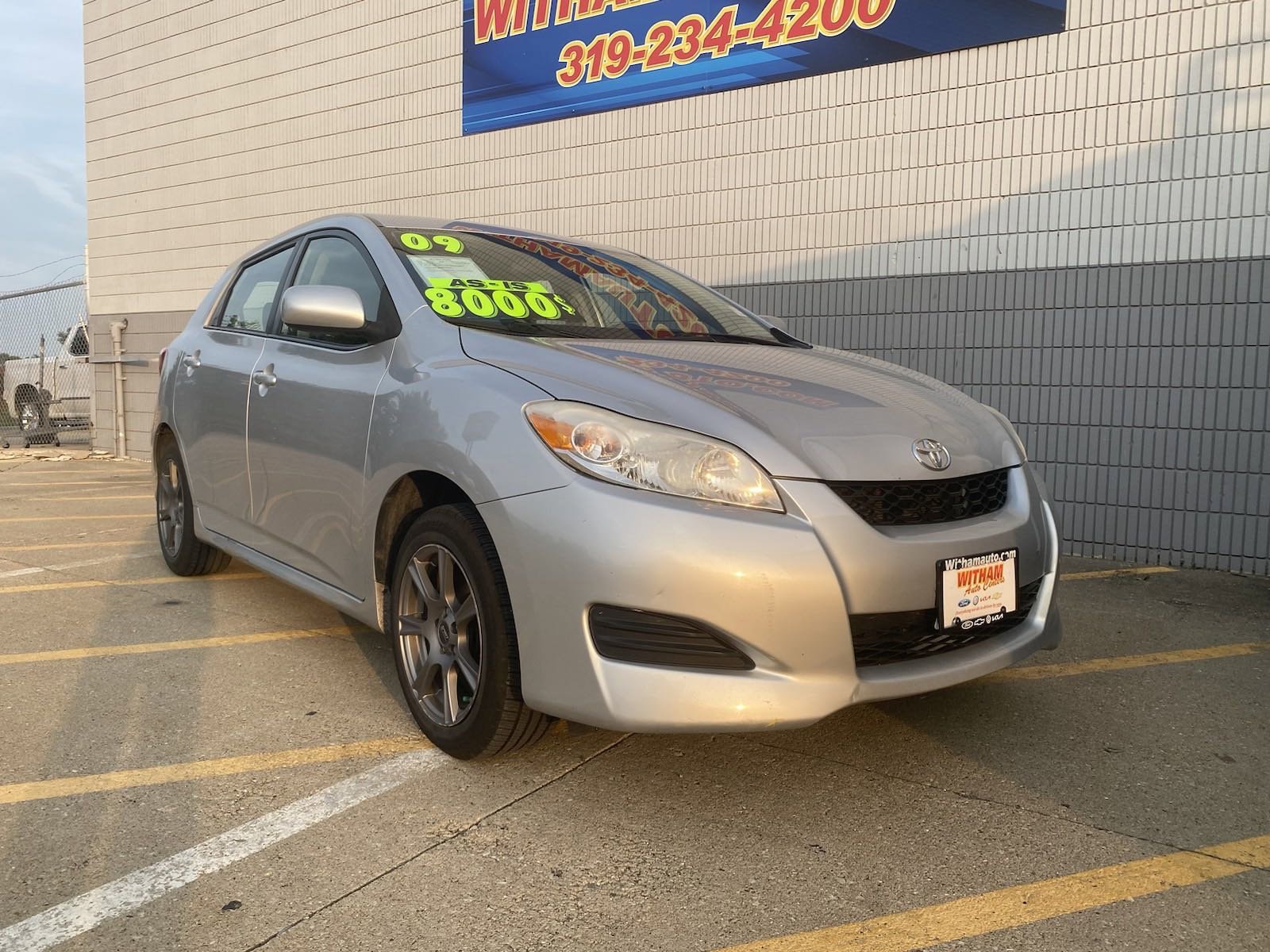 Used 2009 Toyota Matrix Base with VIN 2T1KU40E79C107145 for sale in Cedar Falls, IA