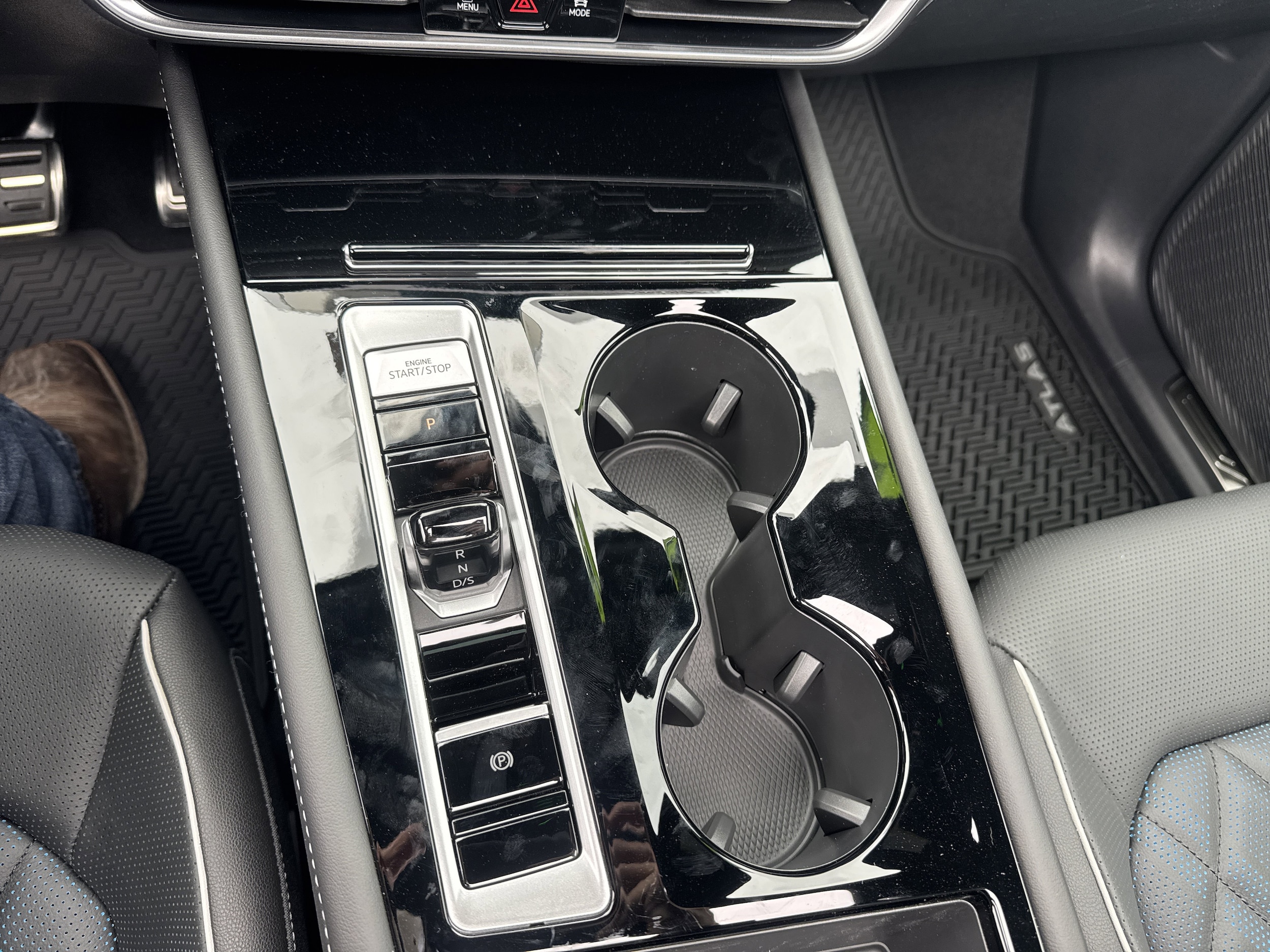 2026 Volkswagen Atlas Cross Sport SEL Premium R-LINE - Photo 17