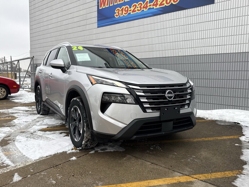 Used 2024 Nissan Rogue SV SUV