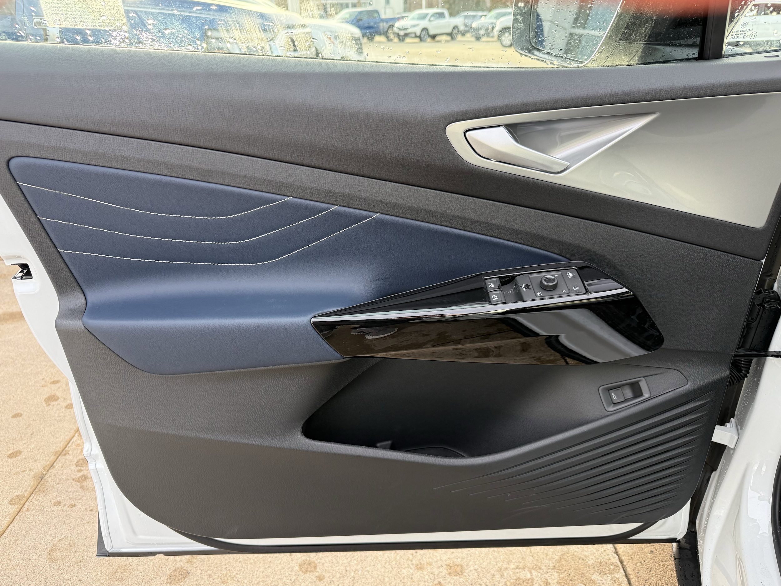 2026 Volkswagen ID.4 PRO S - Photo 10