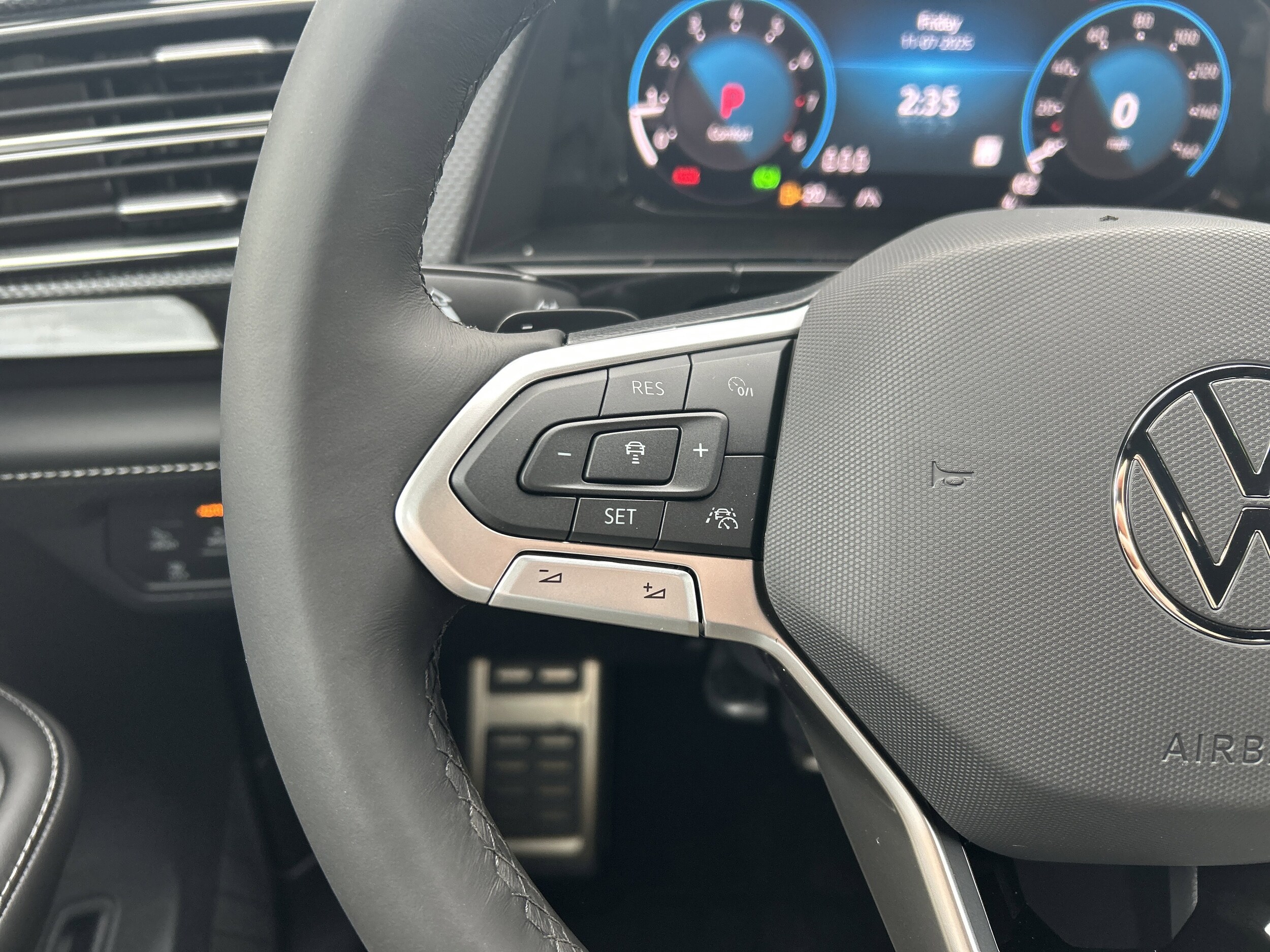 2026 Volkswagen Atlas Cross Sport SEL Premium R-LINE - Photo 13