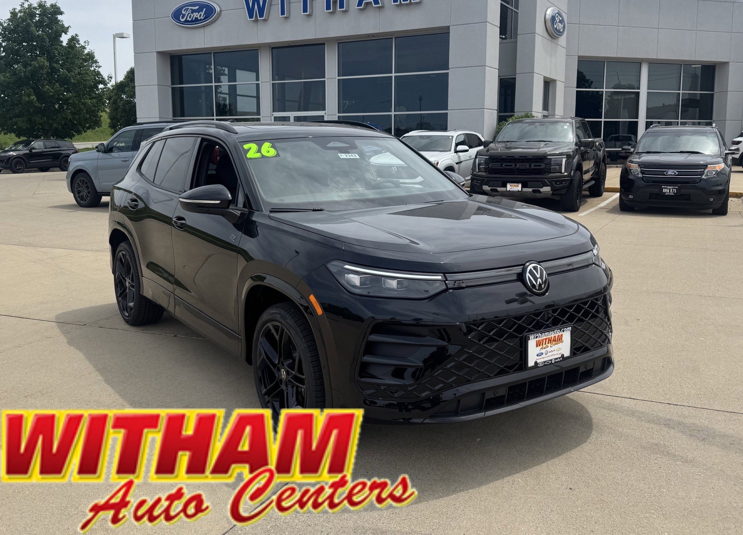 2026 Volkswagen Tiguan 2.0T SE R-Line Black 4Motion's photo