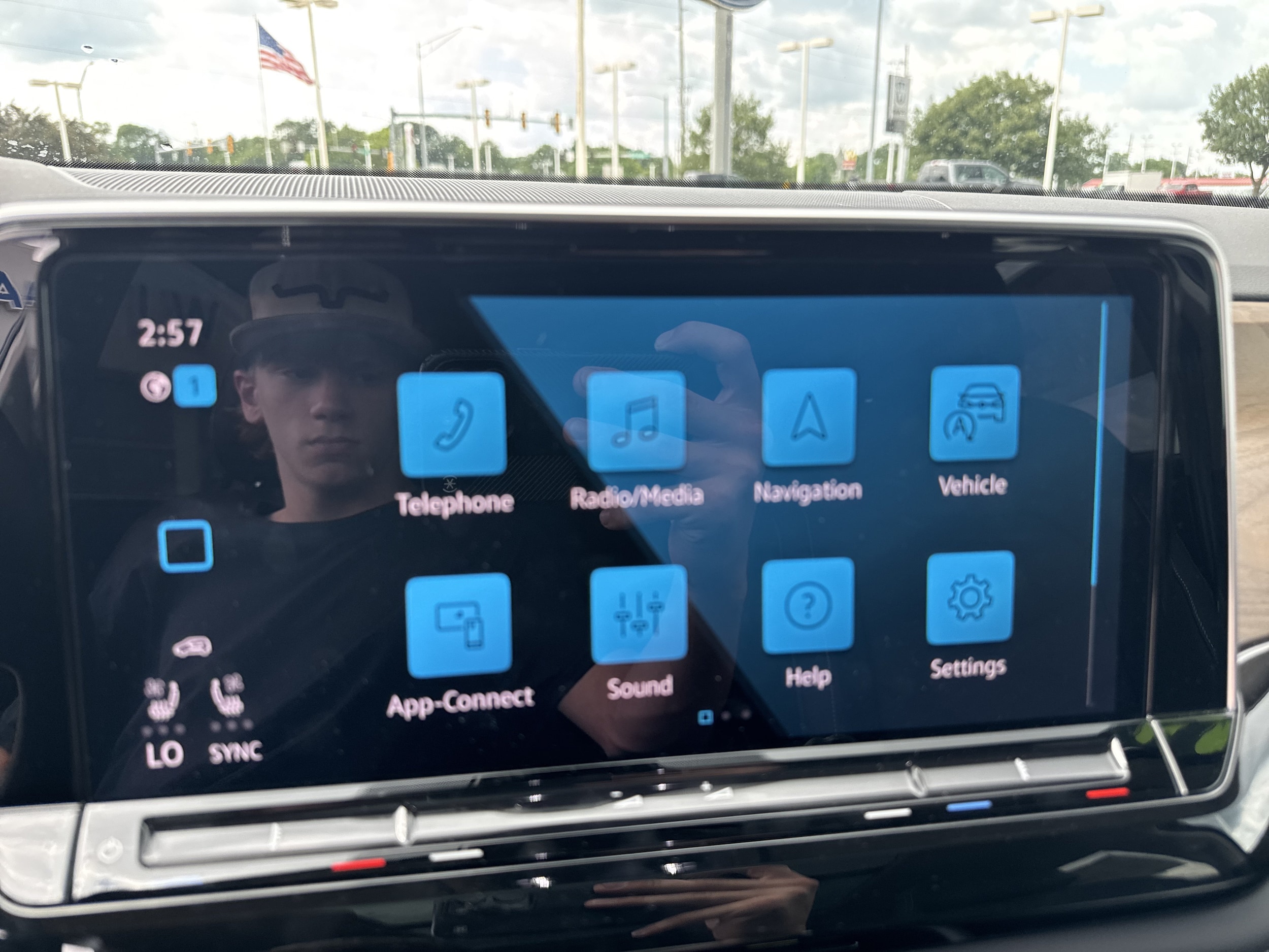 2026 Volkswagen Atlas SE w/Tech - Photo 20