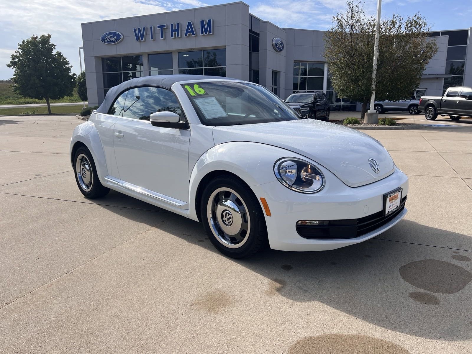 Used 2016 Volkswagen Beetle S with VIN 3VW507AT1GM811060 for sale in Cedar Falls, IA