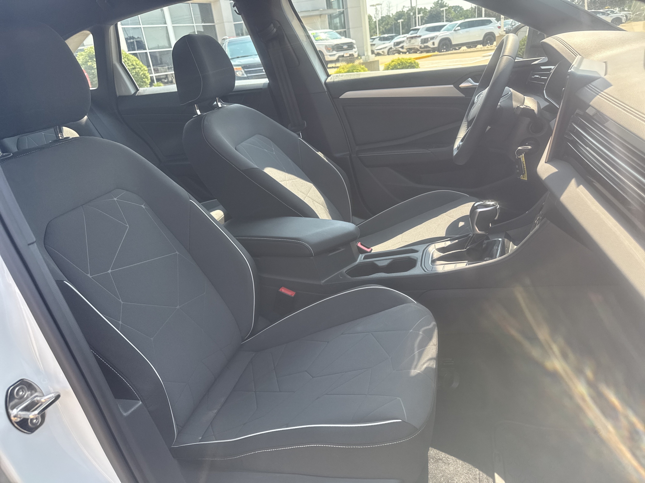 2026 Volkswagen Jetta Sport - Photo 7