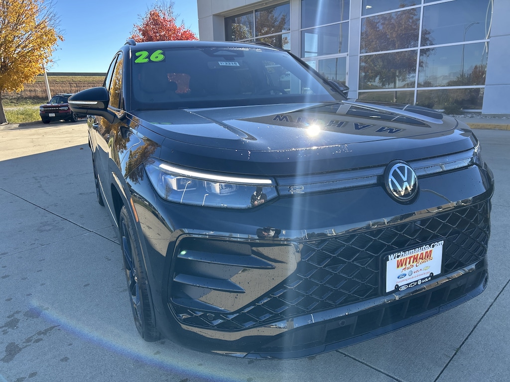 New 2026 Volkswagen Tiguan SE R-Line Black 2.0T SE R-Line Black 4MOTION