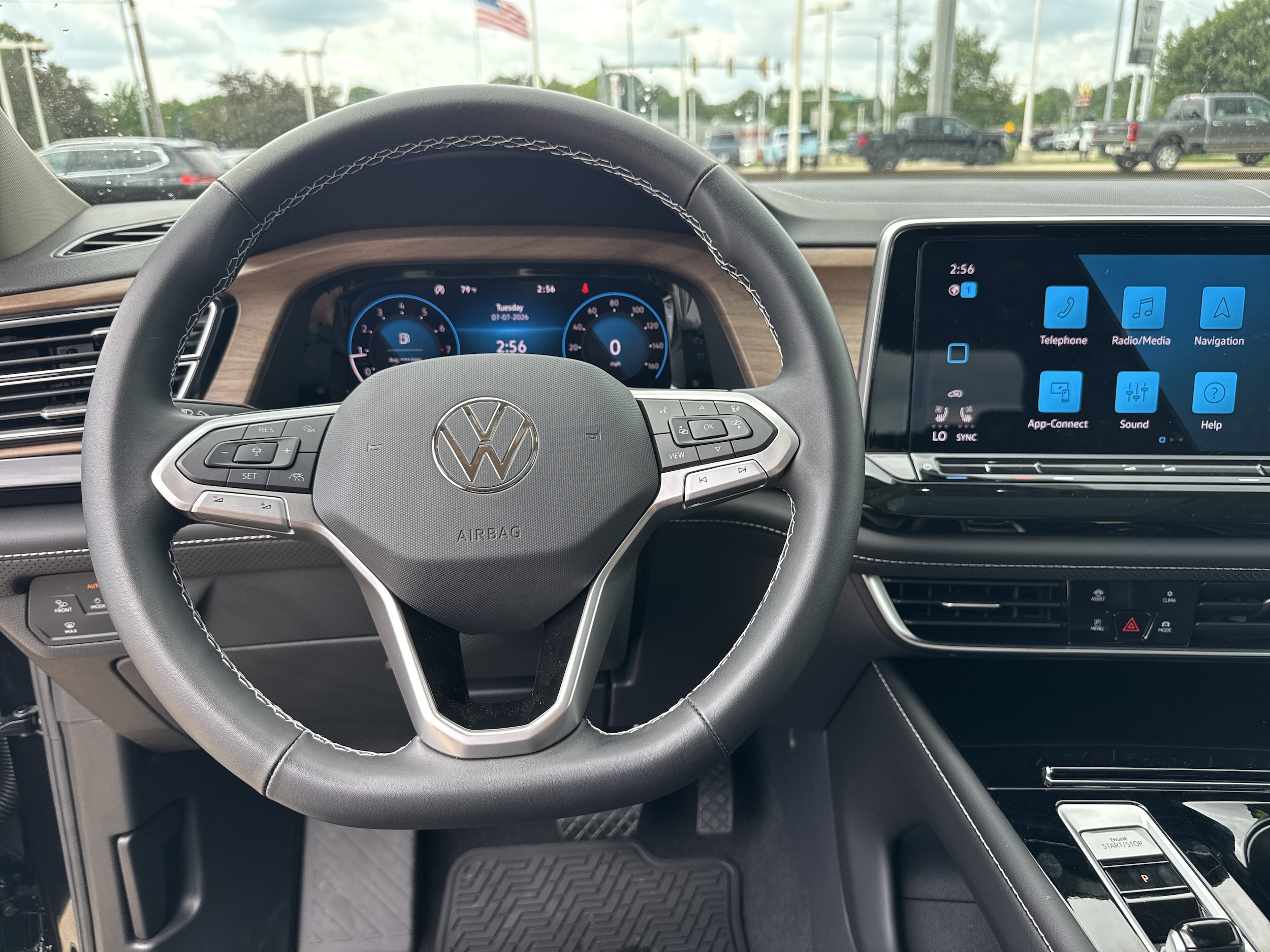 2026 Volkswagen Atlas SE w/Tech - Photo 14