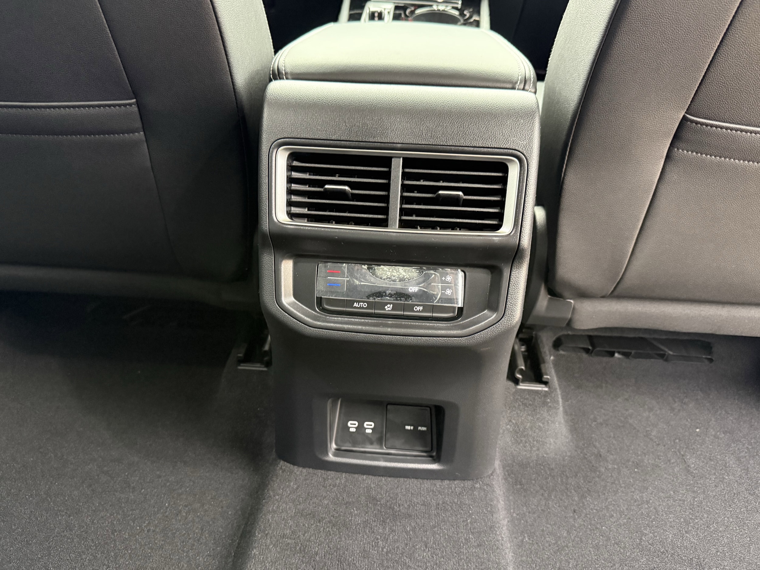 2026 Volkswagen Atlas SE w/Tech - Photo 9