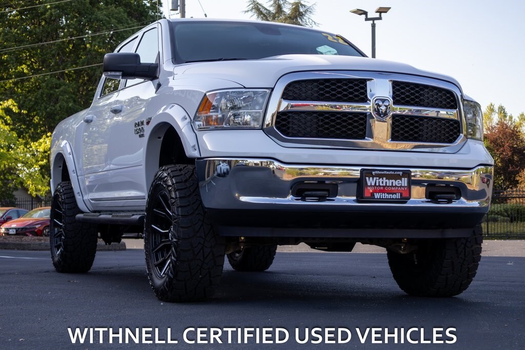 2022 Ram 1500 Classic SLT photo 2