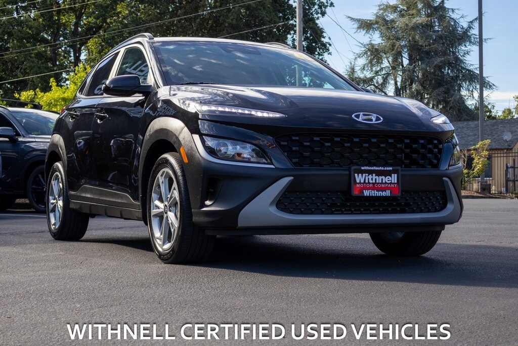 2023 Hyundai Kona SEL photo 2