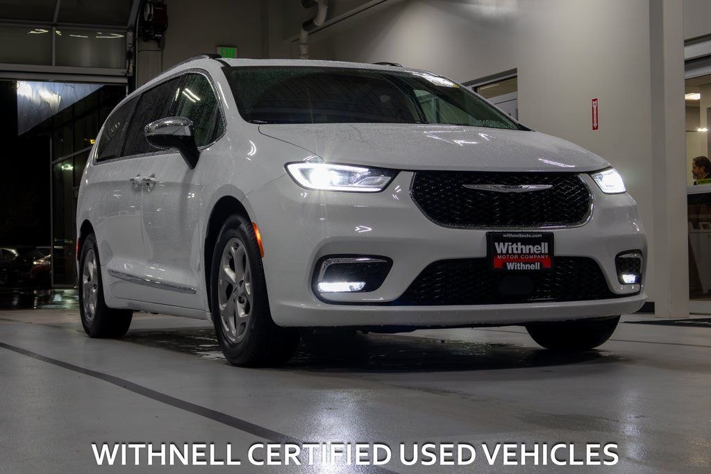 Used 2023 Chrysler Pacifica Limited Minivan/Van