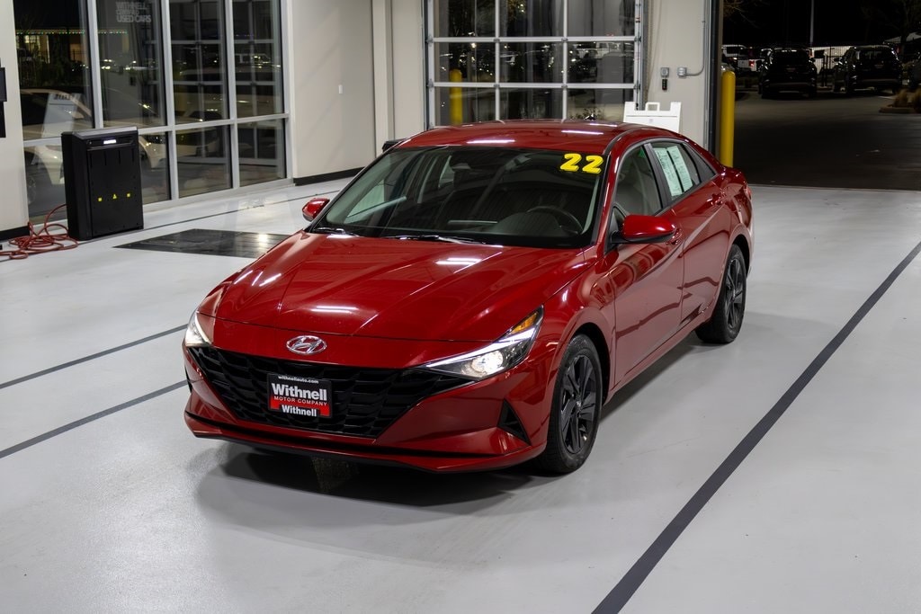 2022 Hyundai Elantra Blue's photo