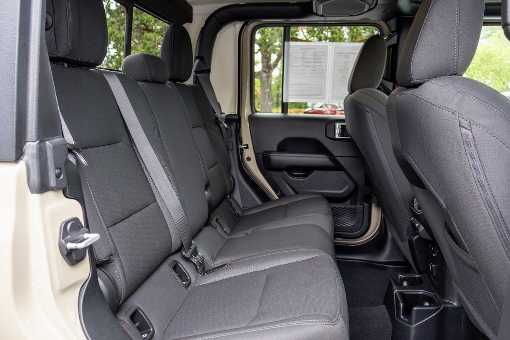 2020 Jeep Gladiator North Edition - Photo 13