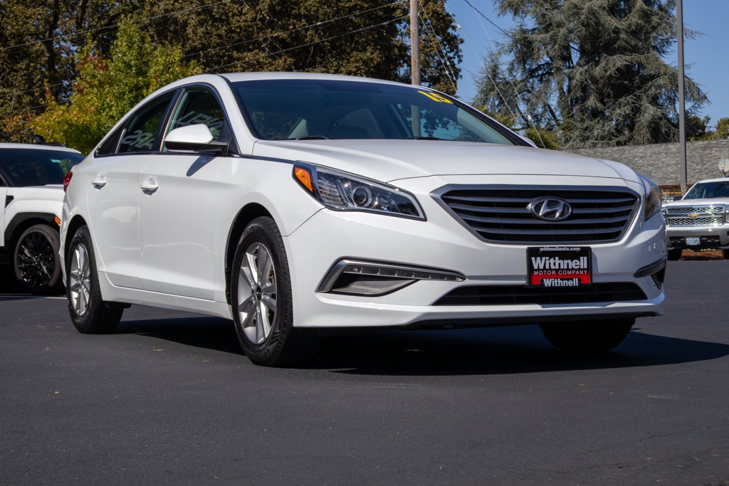 Used 2015 Hyundai Sonata SE Sedan